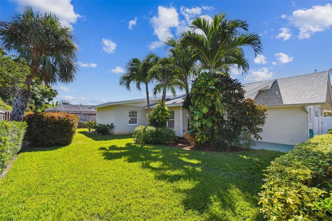 1045 44th Avenue Ne, Saint Petersburg, FL 33703 Photo