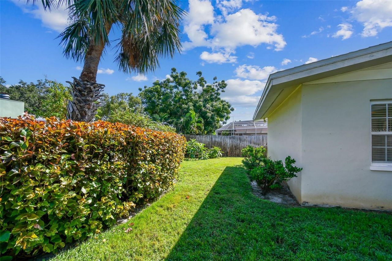 1045 44th Avenue Ne, Saint Petersburg, FL 33703 Photo