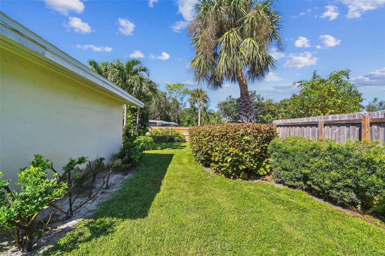 1045 44th Avenue Ne, Saint Petersburg, FL 33703 Photo