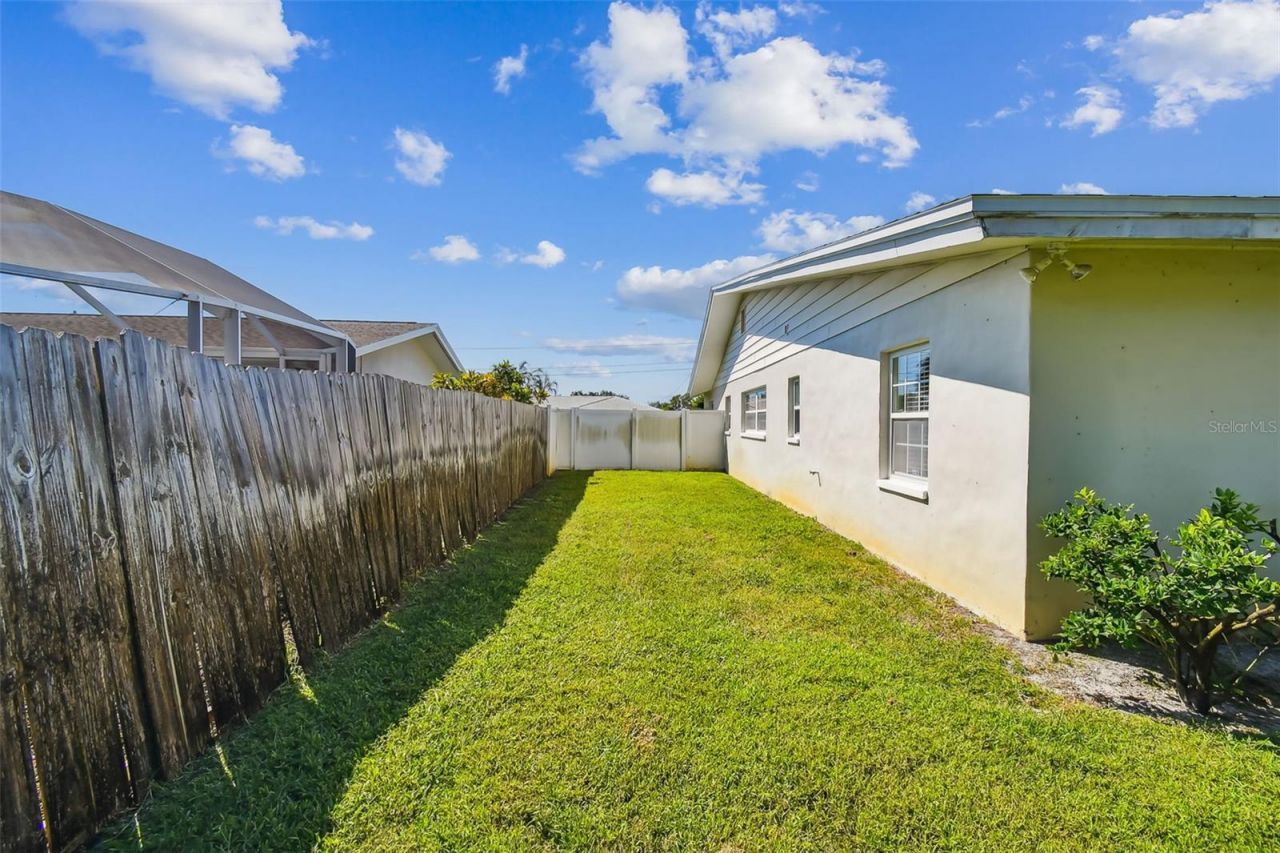 1045 44th Avenue Ne, Saint Petersburg, FL 33703 Photo