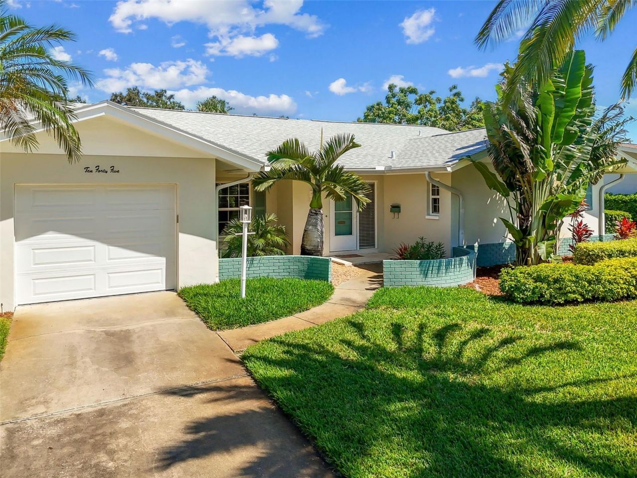 1045 44th Avenue Ne, Saint Petersburg, FL 33703 Photo