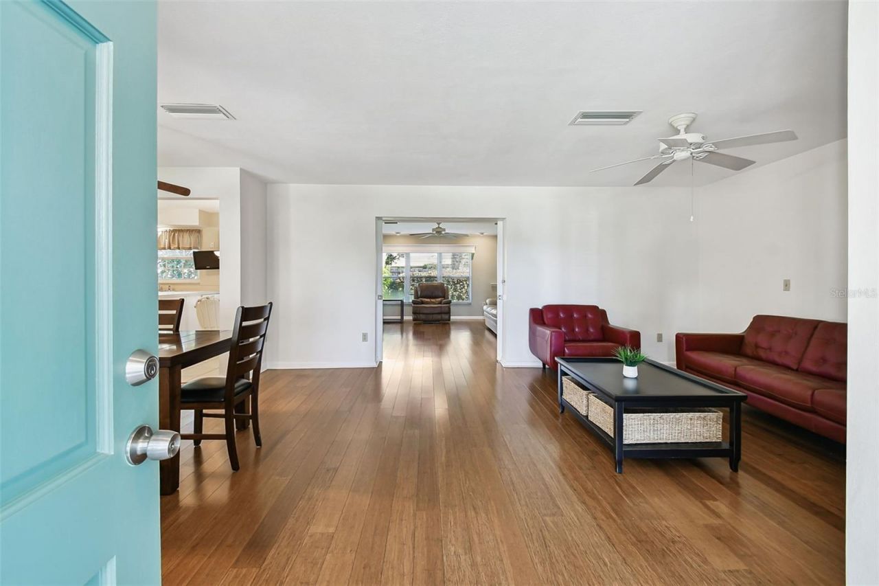 1045 44th Avenue Ne, Saint Petersburg, FL 33703 Photo