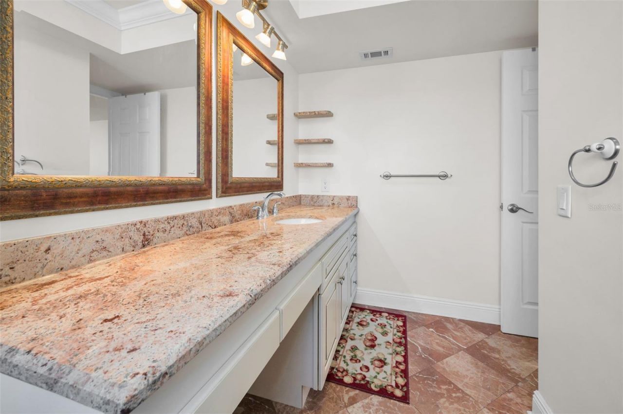 5200 Brittany Drive S, Unit 510, Saint Petersburg, FL 33715 Photo