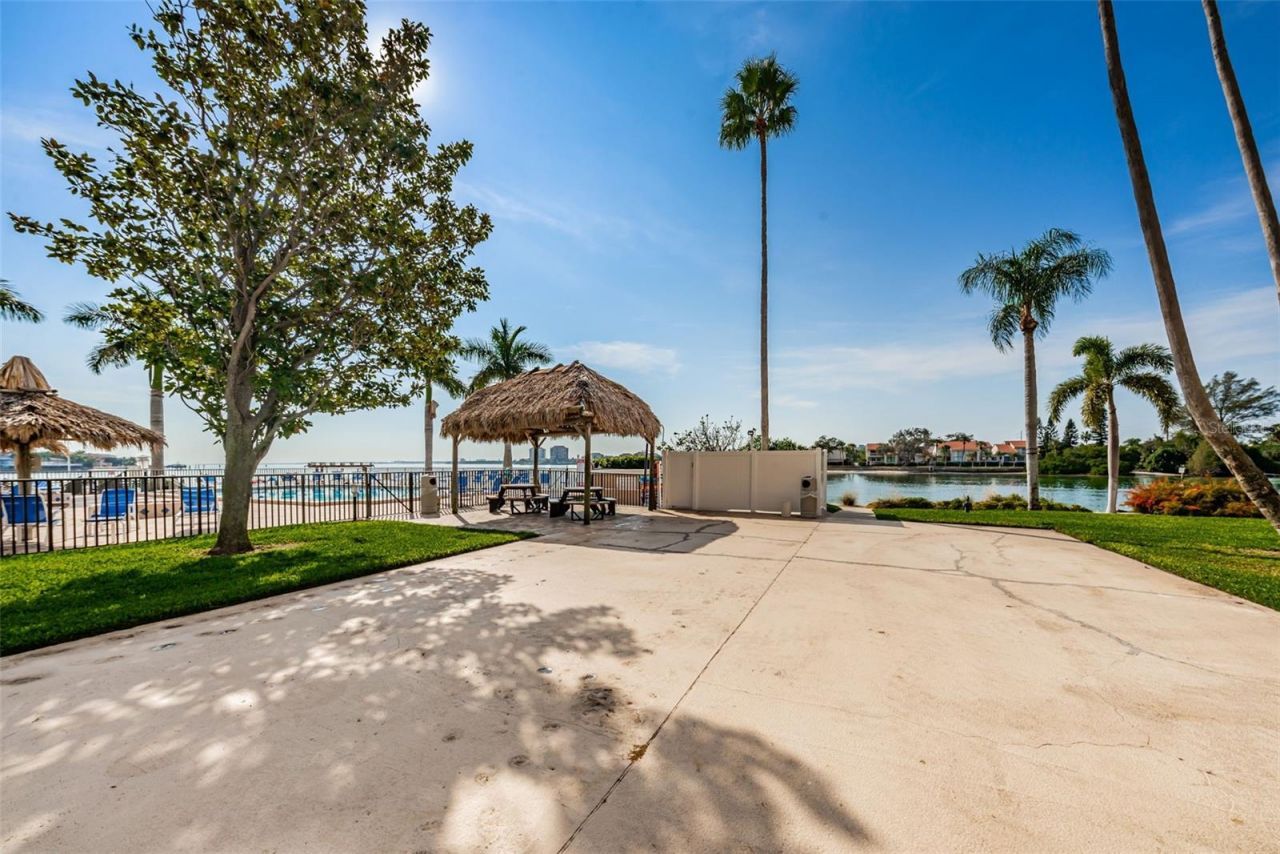 5200 Brittany Drive S, Unit 510, Saint Petersburg, FL 33715 Photo