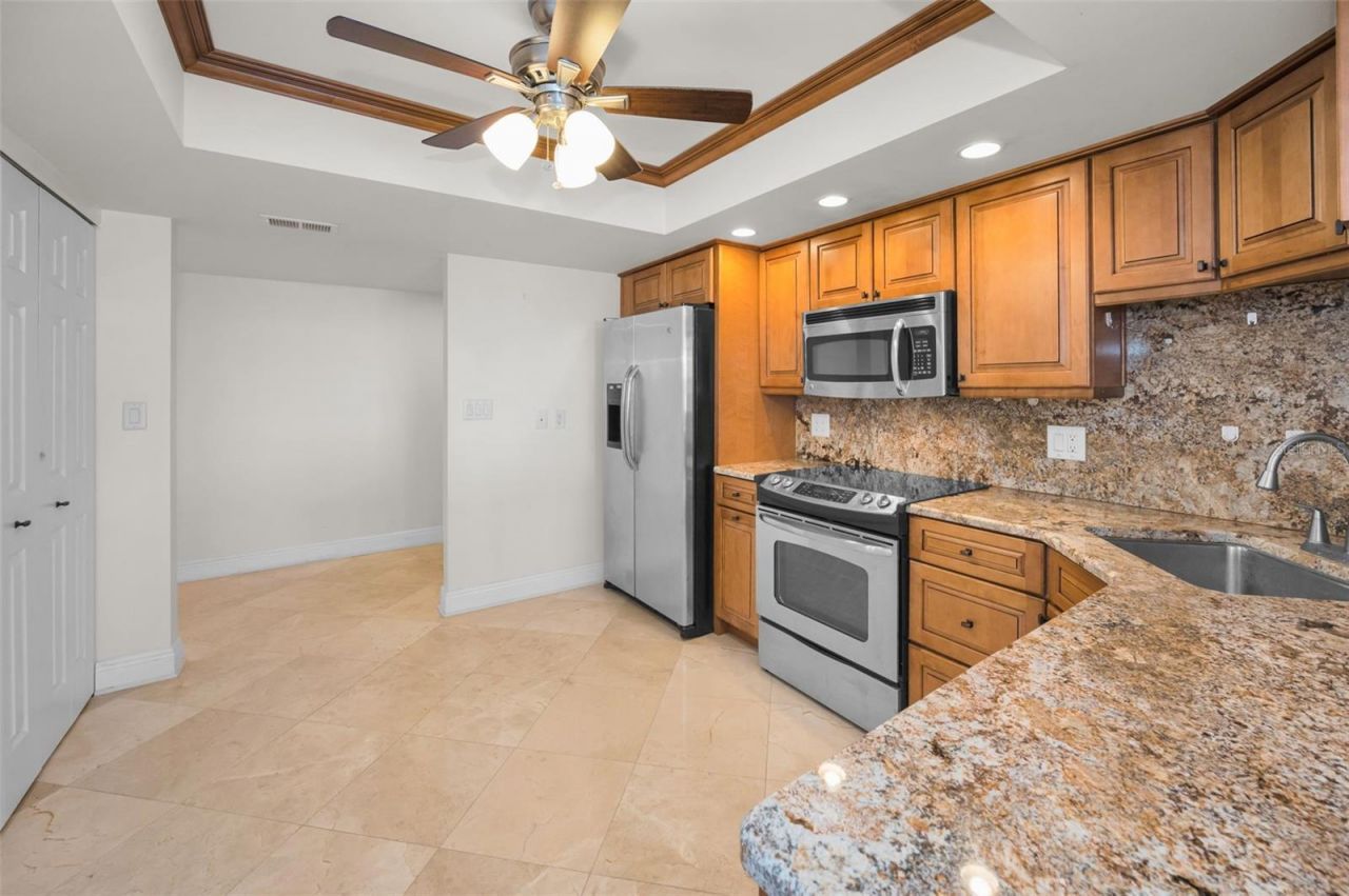 5200 Brittany Drive S, Unit 510, Saint Petersburg, FL 33715 Photo