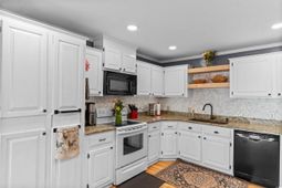 7420 Springside Dr. photo 4