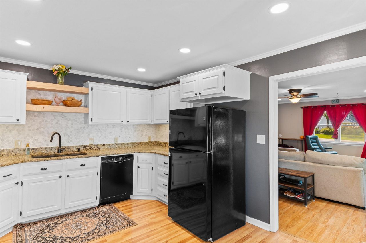 7420 Springside Dr. Photo 4