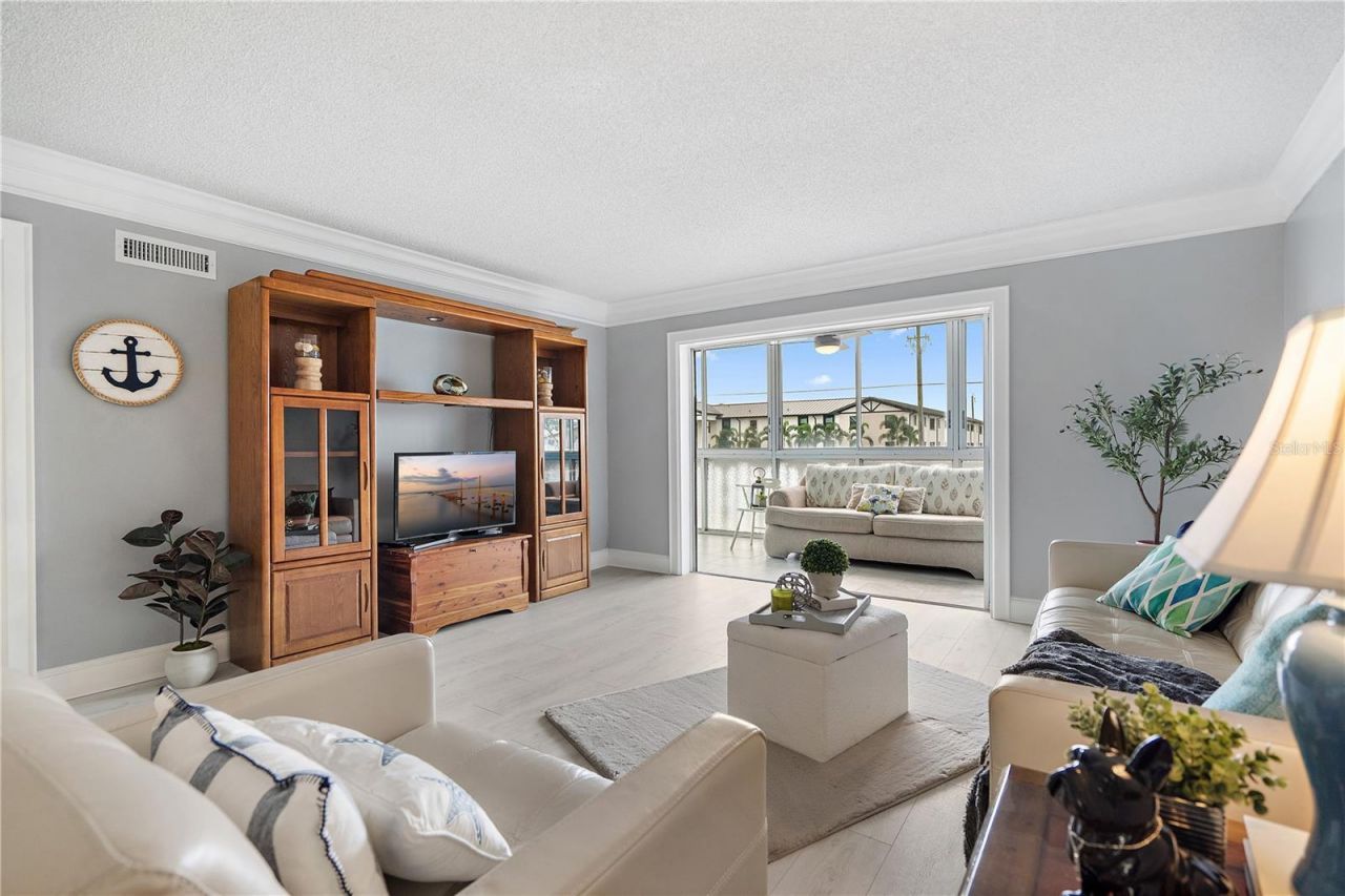 131 Bluff View Drive, Unit 109, Belleair Bluffs, FL 33770 Photo