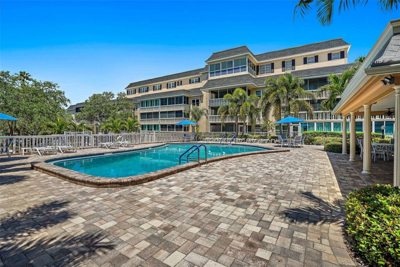 131 Bluff View Drive, Unit 109, Belleair Bluffs, FL 33770 Photo