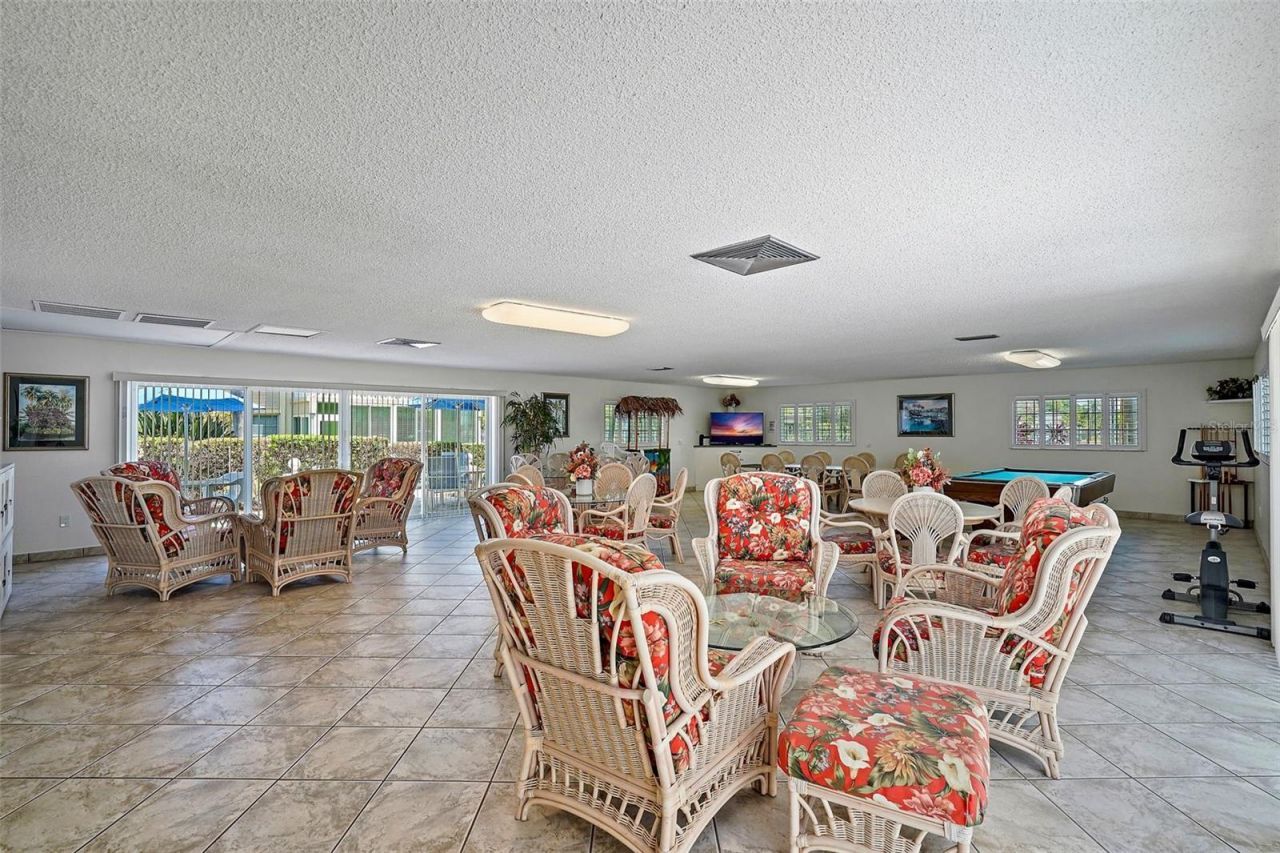 131 Bluff View Drive, Unit 109, Belleair Bluffs, FL 33770 Photo
