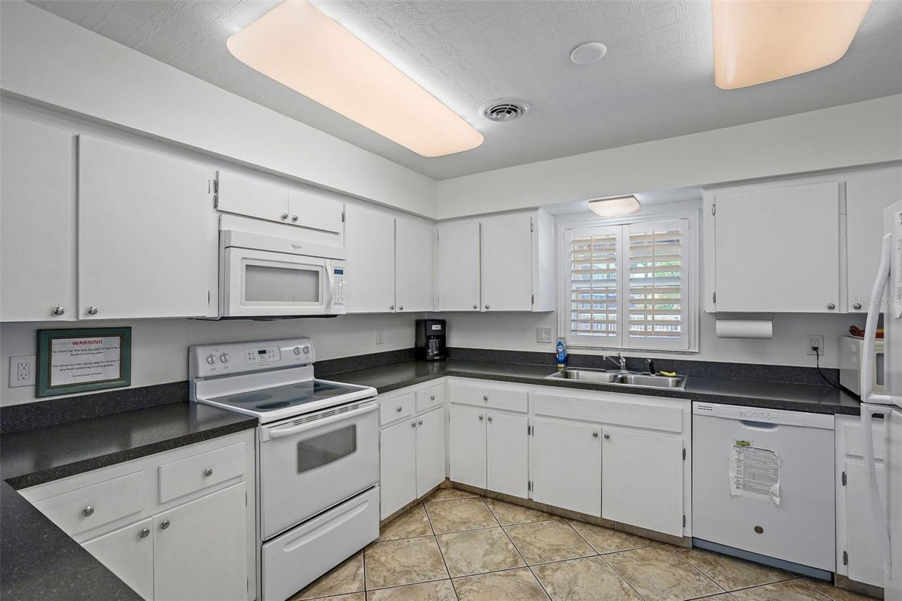 131 Bluff View Drive, Unit 109, Belleair Bluffs, FL 33770 Photo