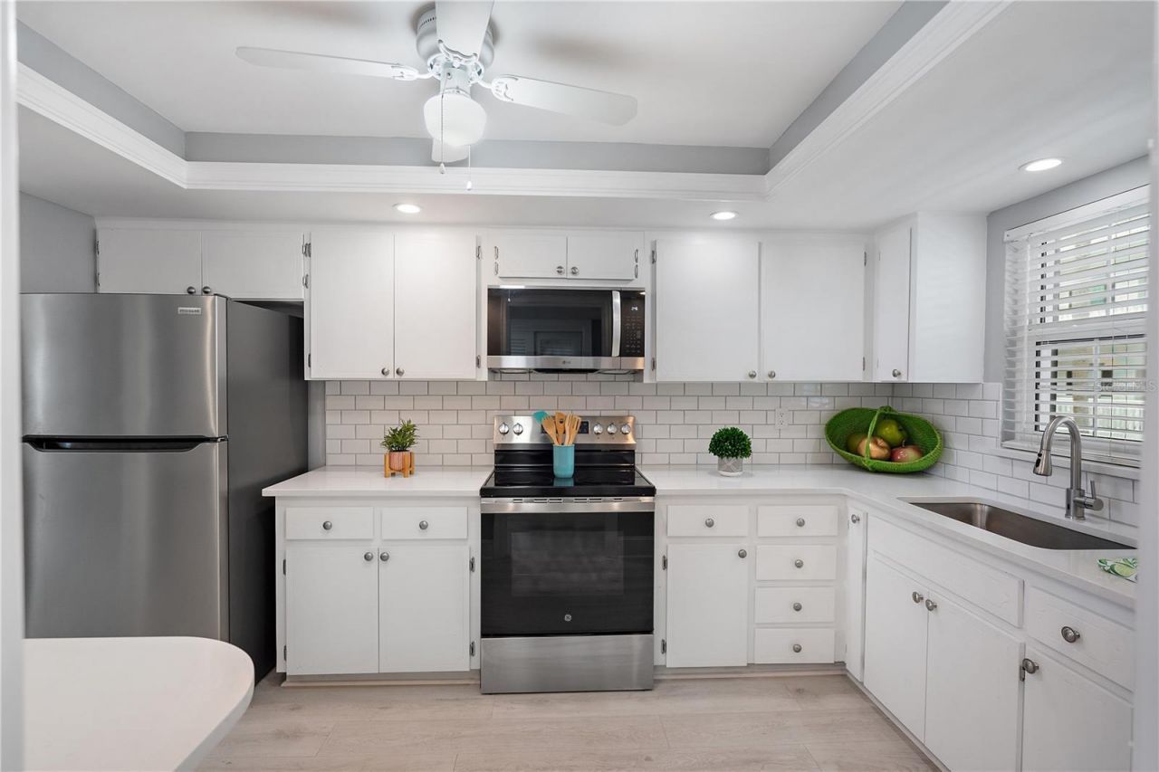 131 Bluff View Drive, Unit 109, Belleair Bluffs, FL 33770 Photo