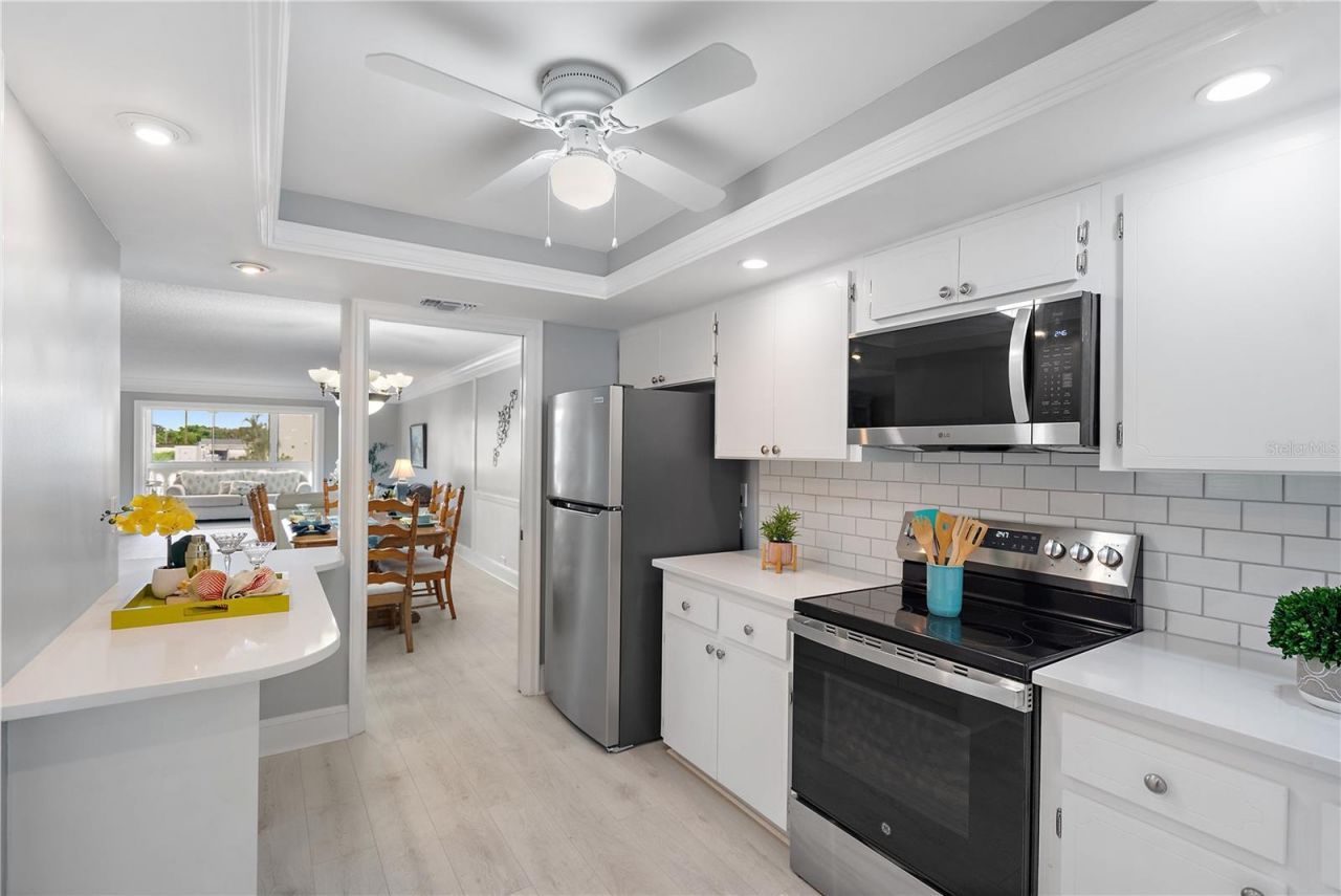 131 Bluff View Drive, Unit 109, Belleair Bluffs, FL 33770 Photo