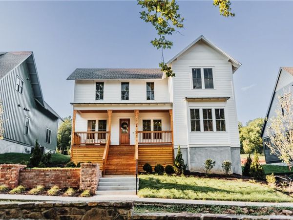 1738 W Markham Road, Fayetteville, AR 72701