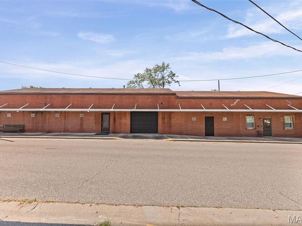 200 W Central Street, Bethalto, IL 62010