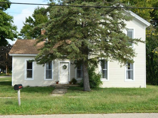 501 Paw Paw, Paw Paw, MI 49079