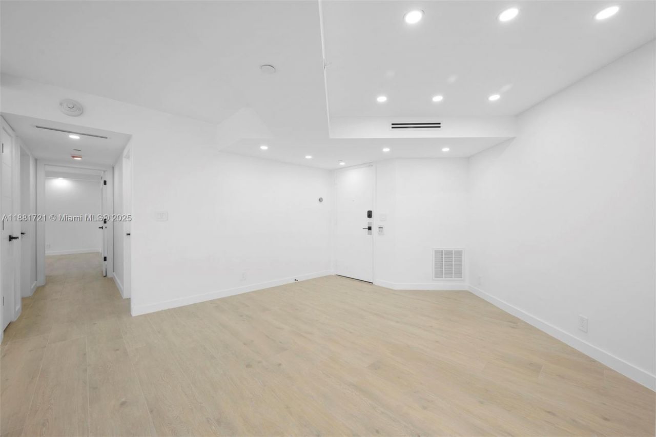 Please Call For Address, Unit 11A, Aventura, FL 33180 Photo