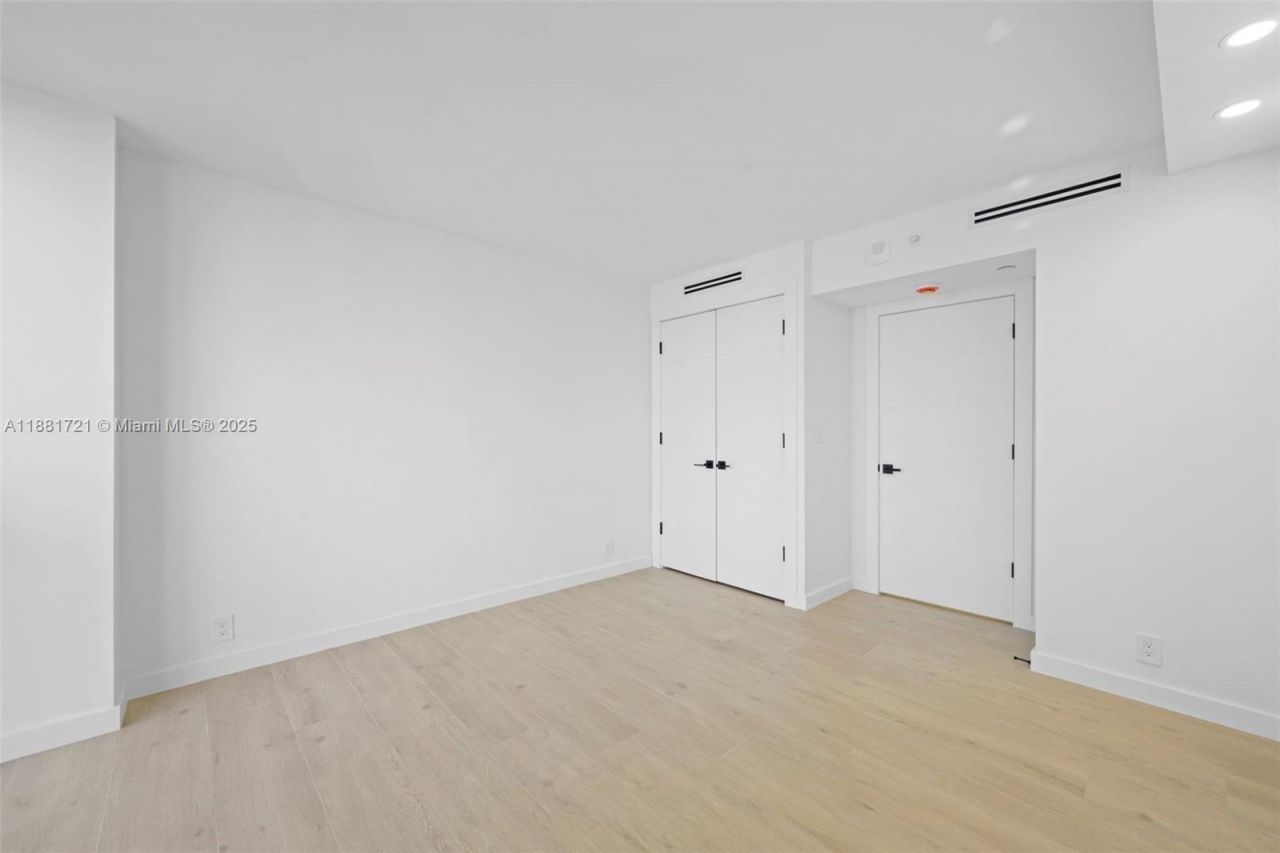 Please Call For Address, Unit 11A, Aventura, FL 33180 Photo