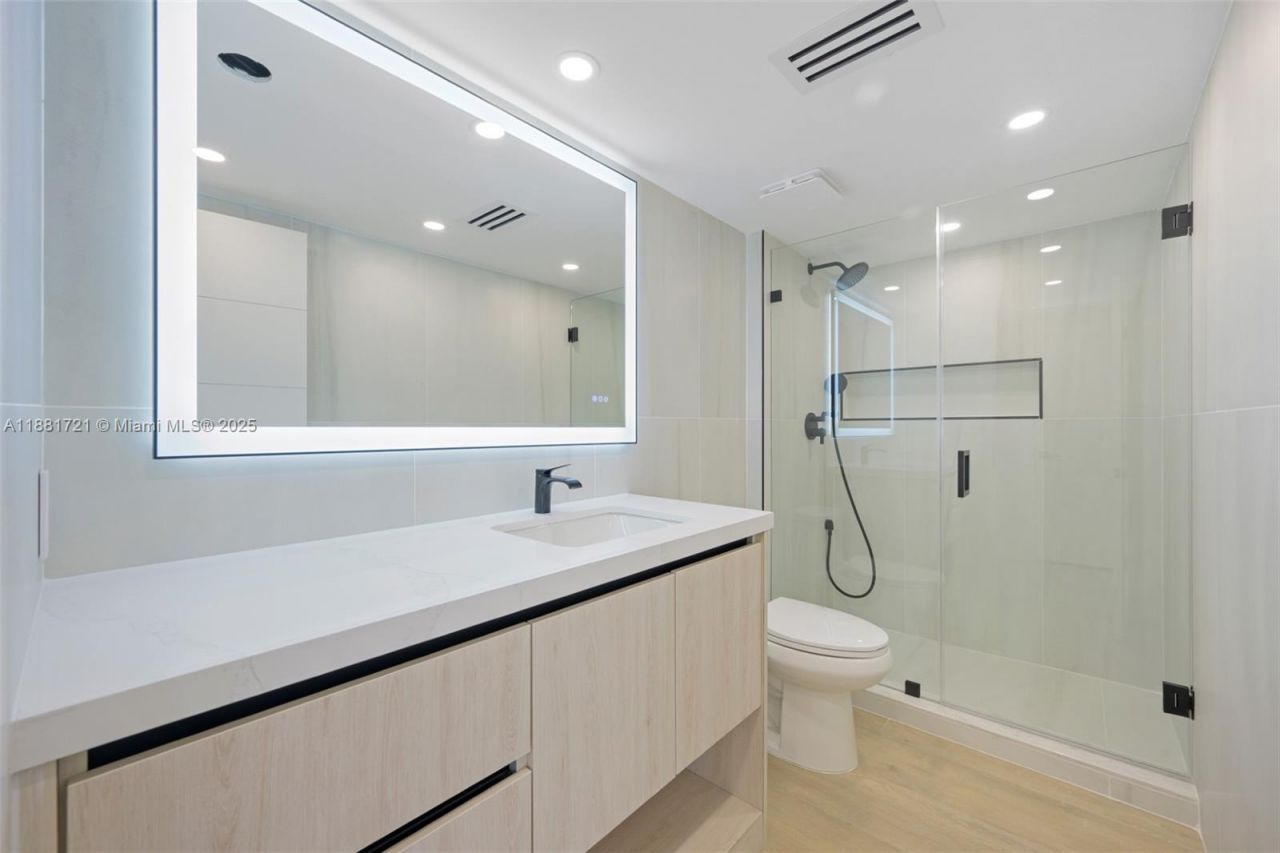 Please Call For Address, Unit 11A, Aventura, FL 33180 Photo