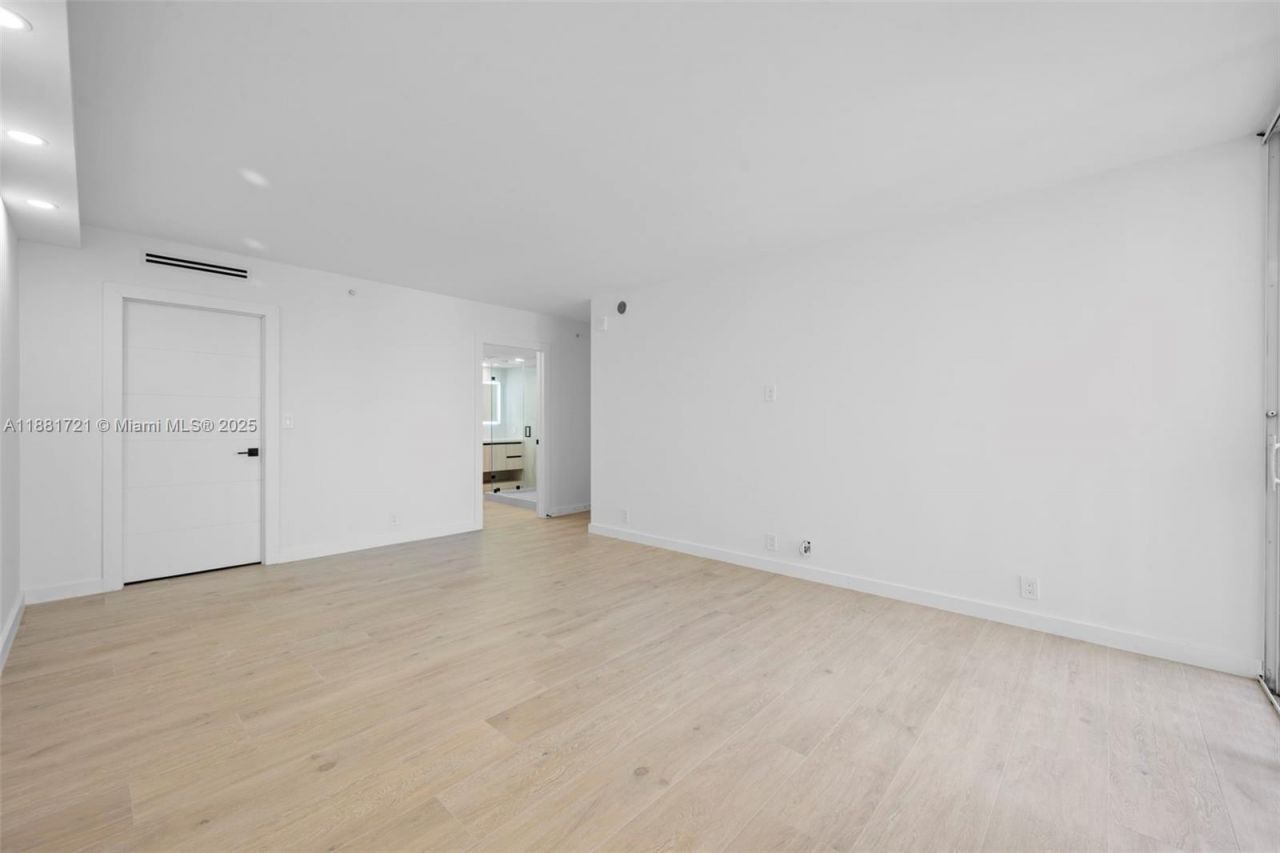 Please Call For Address, Unit 11A, Aventura, FL 33180 Photo