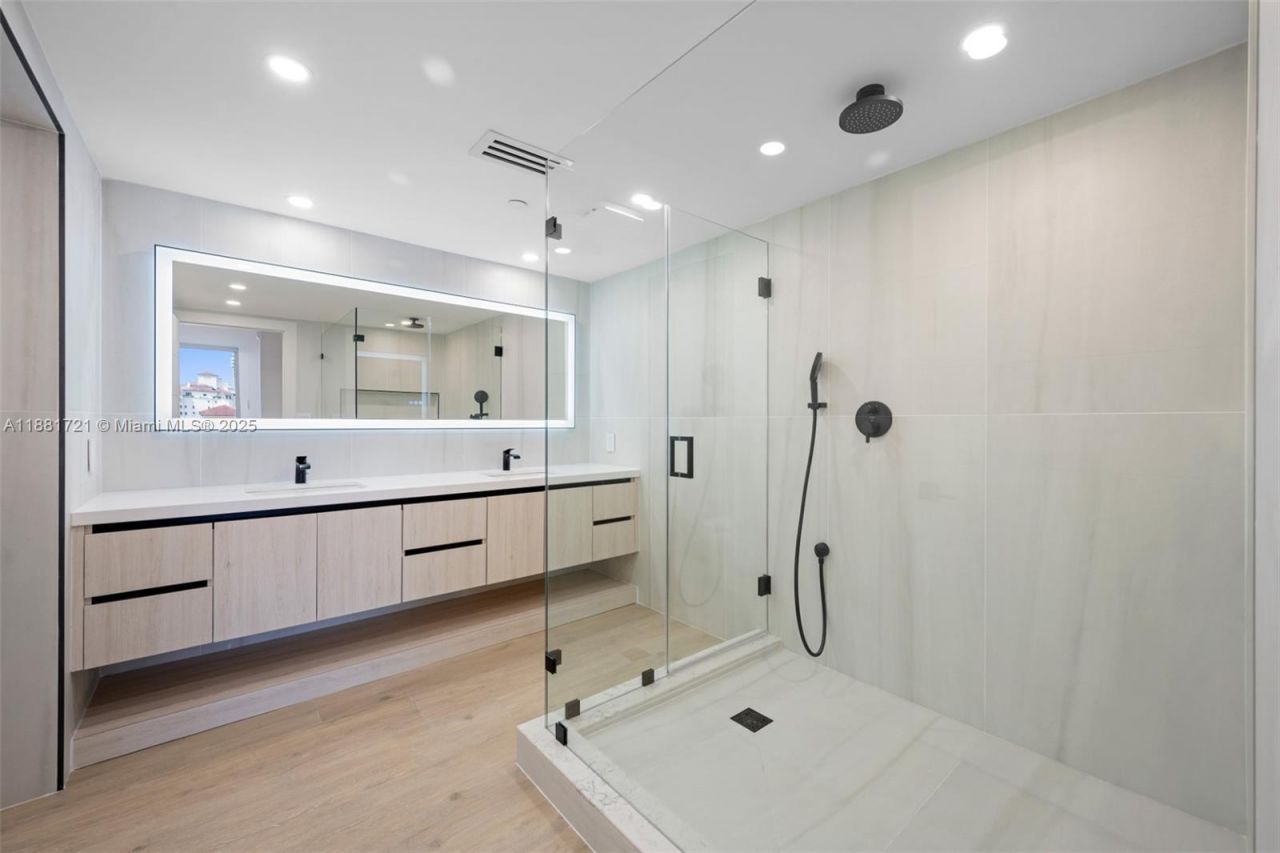 Please Call For Address, Unit 11A, Aventura, FL 33180 Photo