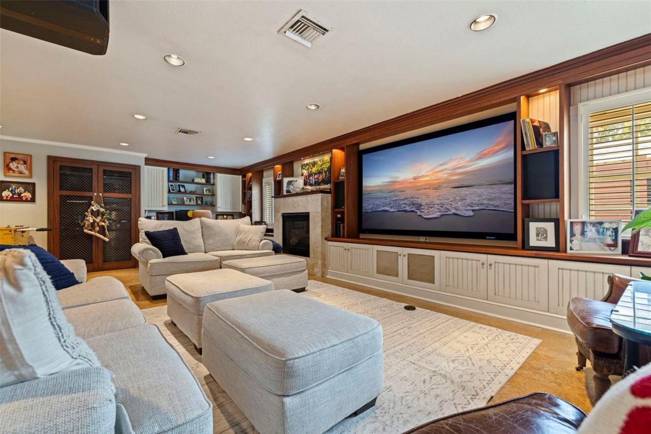 8846 Merrimoor Boulevard E, Seminole, FL 33777 Photo