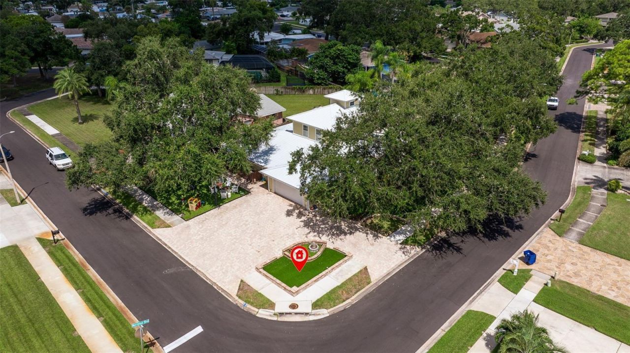 8846 Merrimoor Boulevard E, Seminole, FL 33777 Photo