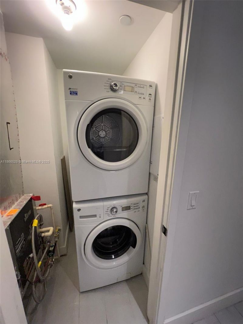 1010 Brickell Ave, Unit 1510, Miami, FL 33131 Photo