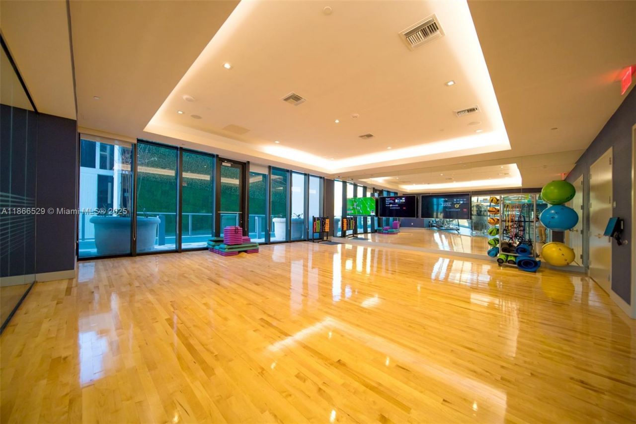 1010 Brickell Ave, Unit 1510, Miami, FL 33131 Photo