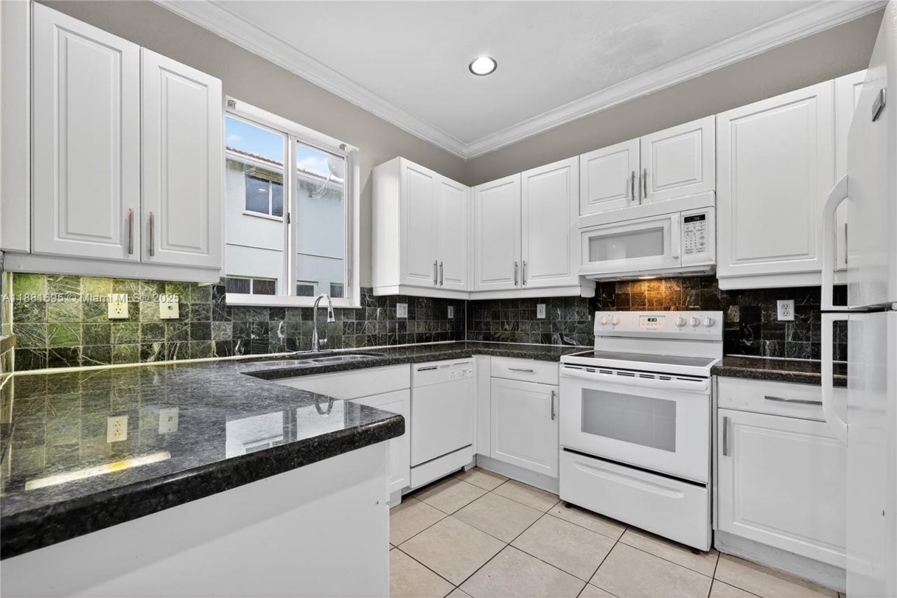 21105 NW 14th Pl, Unit 238, Miami Gardens, FL 33169 Photo