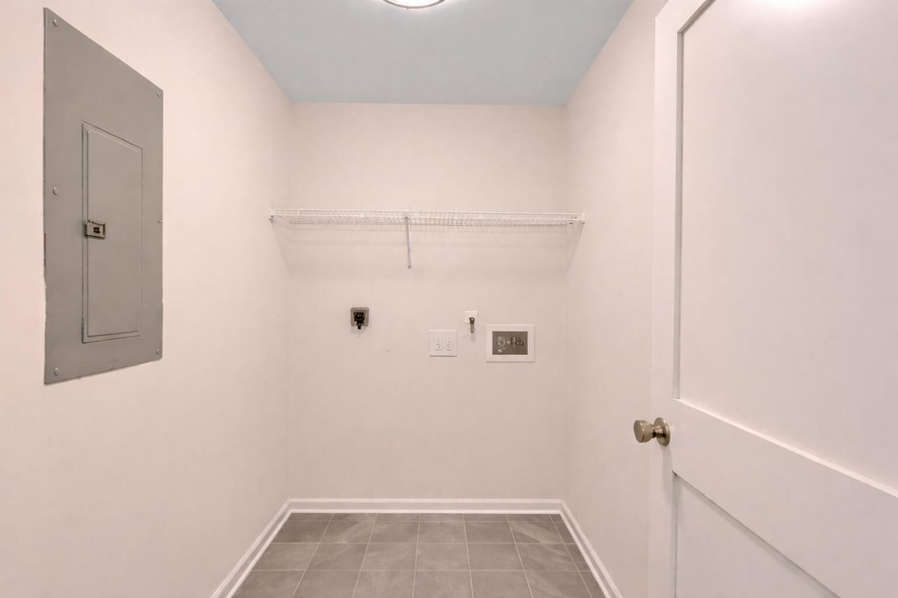 501 Sunnyside Way Photo 13