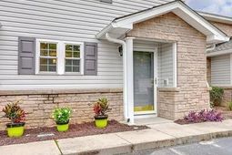 501 Sunnyside Way photo 4