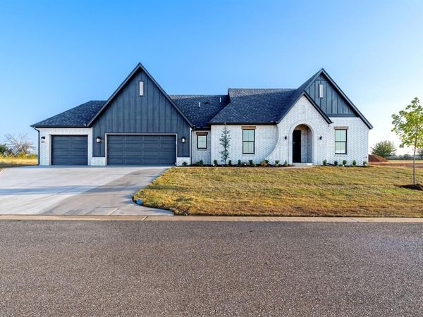 19461 Cashion Lakes Drive, Cashion, OK 73016