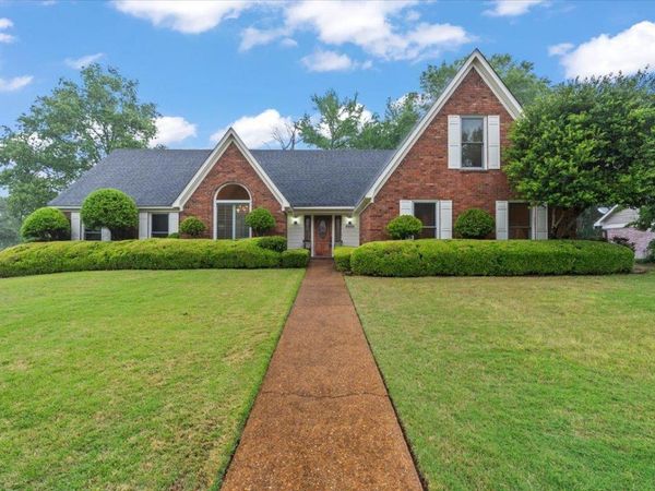 9400 MORNING WOODS CV, Memphis, TN 38016