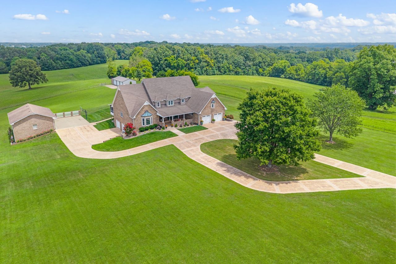 845 Mcclure Road, Clarksville, TN 37040 Main Photo