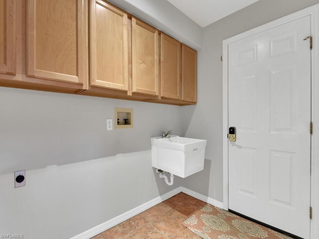 11771 Pinewood Lakes Dr, Fort Myers, FL 33913 Photo