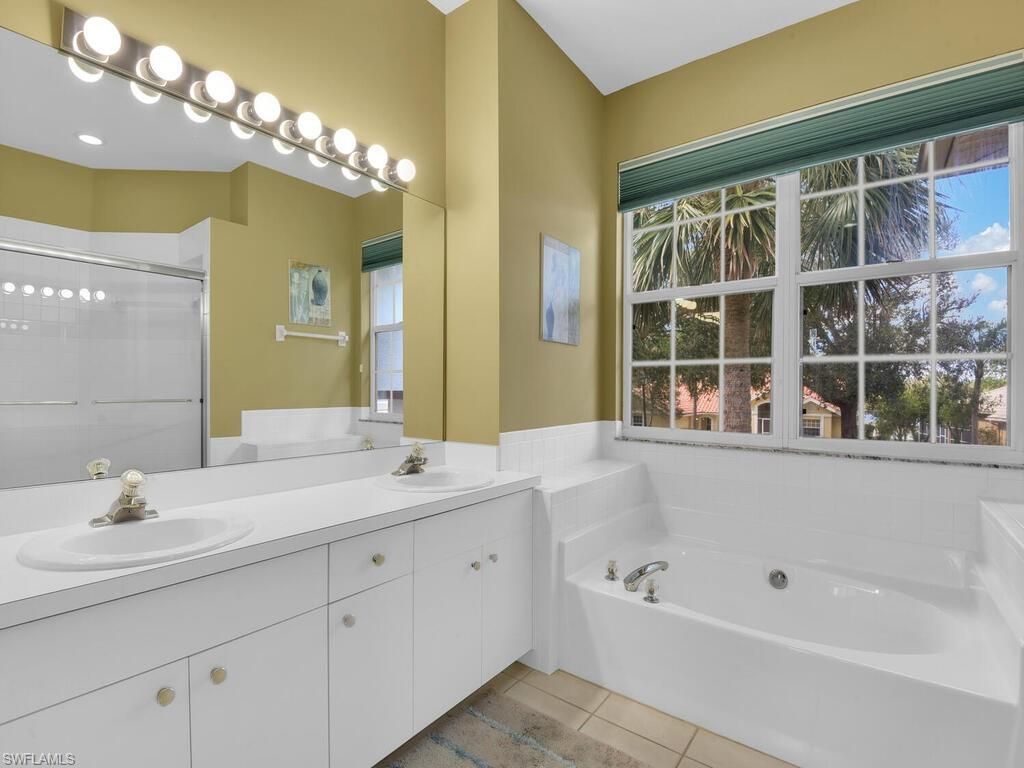 11771 Pinewood Lakes Dr, Fort Myers, FL 33913 Photo
