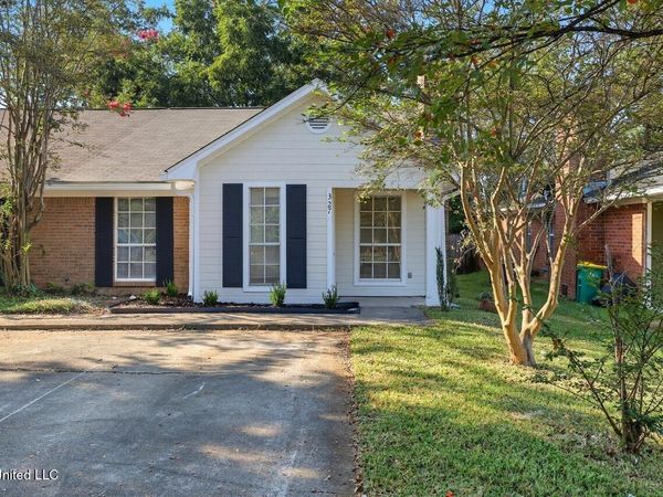 327 Peach Orchard Drive, Ridgeland, MS 39157