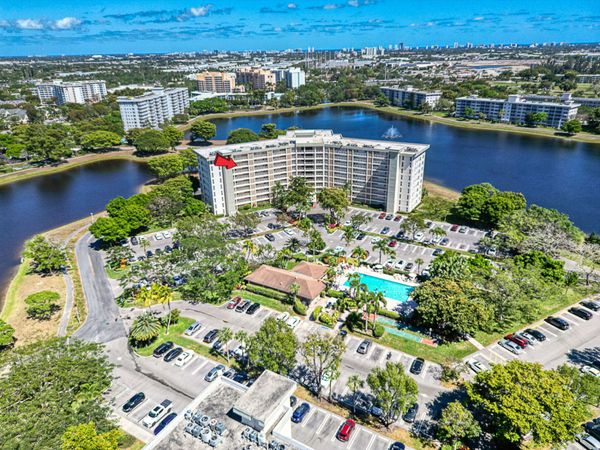 2940 N Course Drive, Unit 811, Pompano Beach, FL 33069