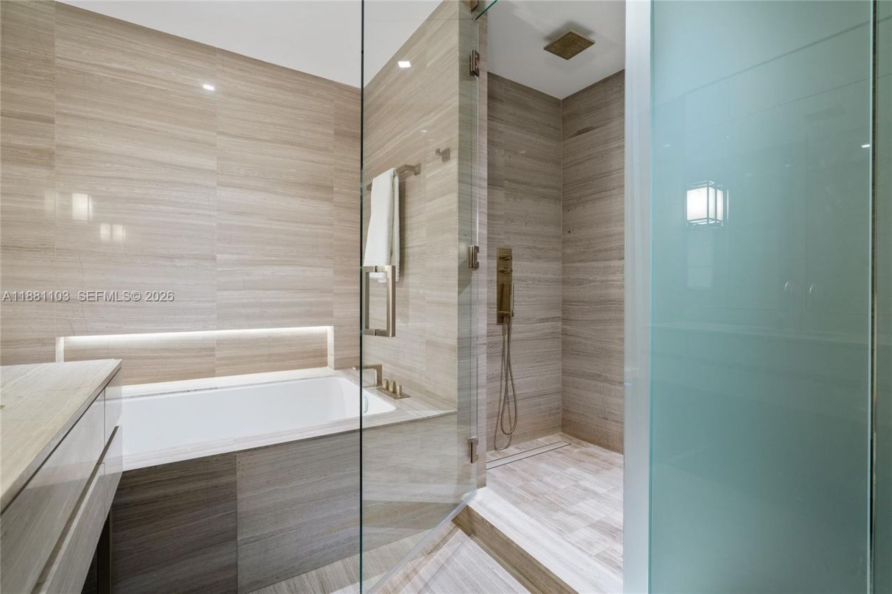 18975 Collins Ave, Unit 1104, Sunny Isles Beach, FL 33160 Photo