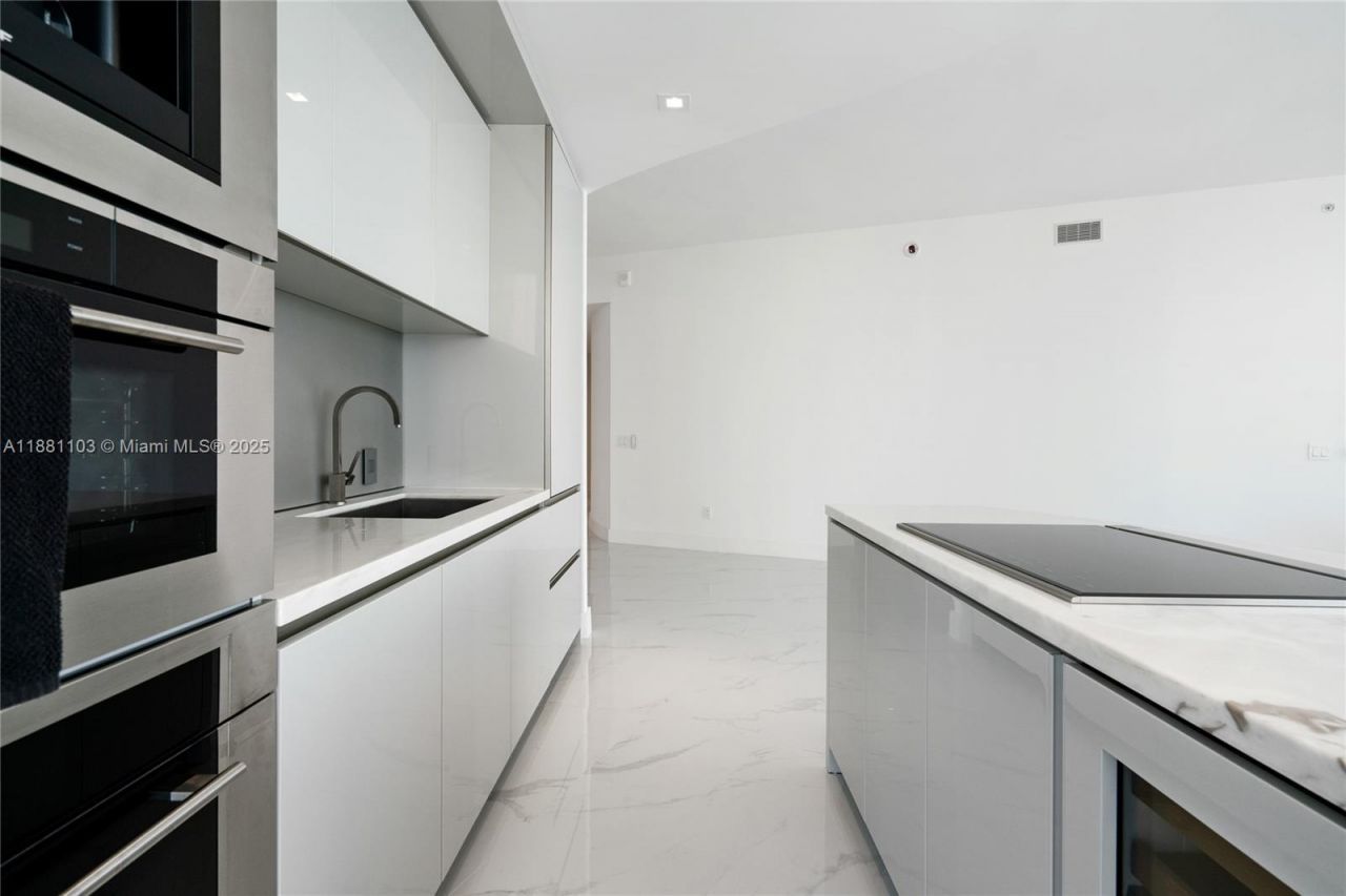 18975 Collins Ave, Unit 1104, Sunny Isles Beach, FL 33160 Photo