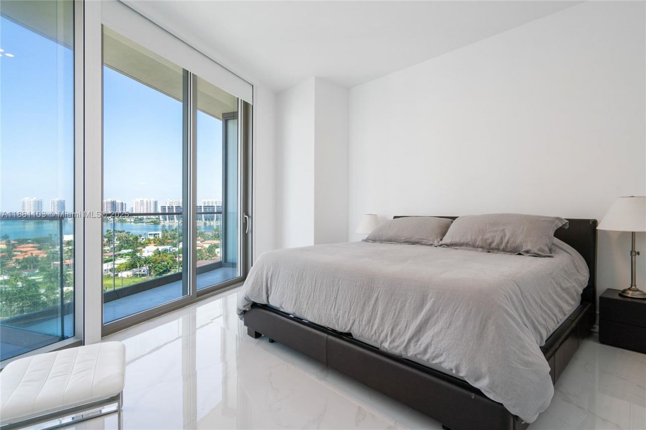 18975 Collins Ave, Unit 1104, Sunny Isles Beach, FL 33160 Photo