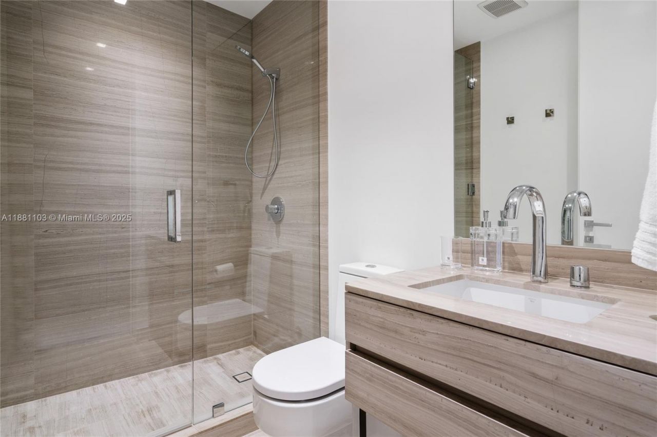 18975 Collins Ave, Unit 1104, Sunny Isles Beach, FL 33160 Photo