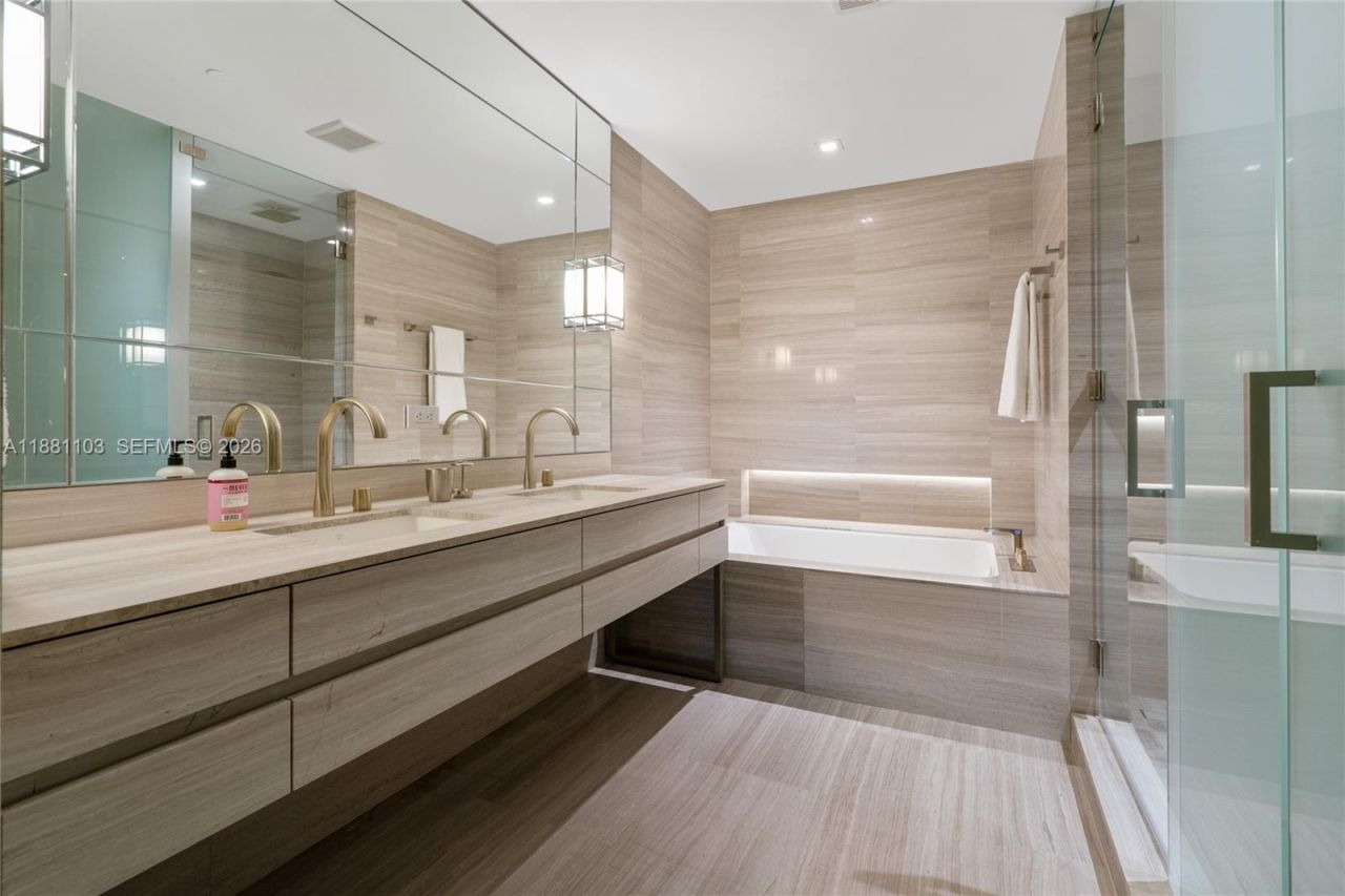 18975 Collins Ave, Unit 1104, Sunny Isles Beach, FL 33160 Photo