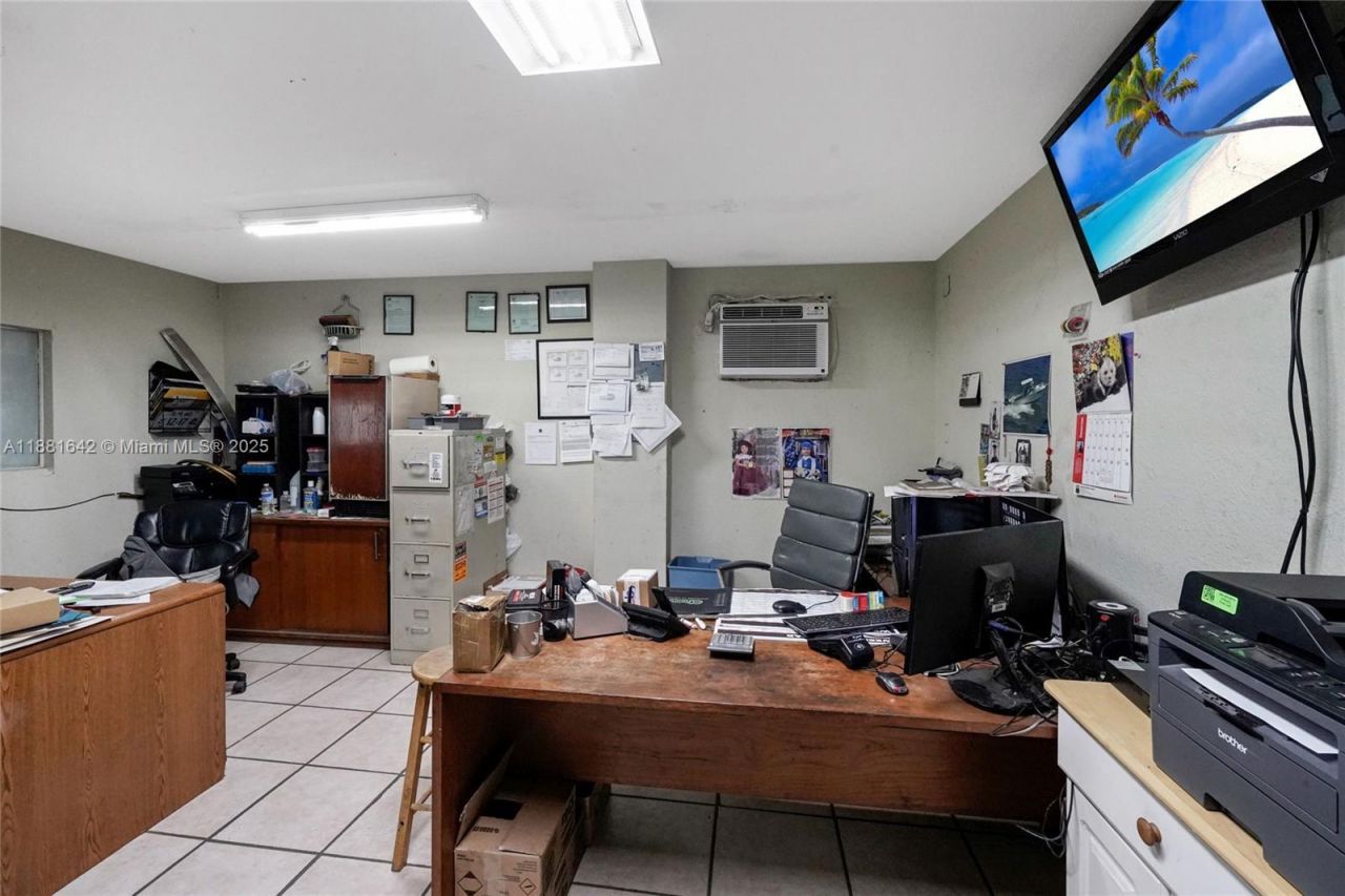 11070 NW 17th Ave, Miami, FL 33167 Photo