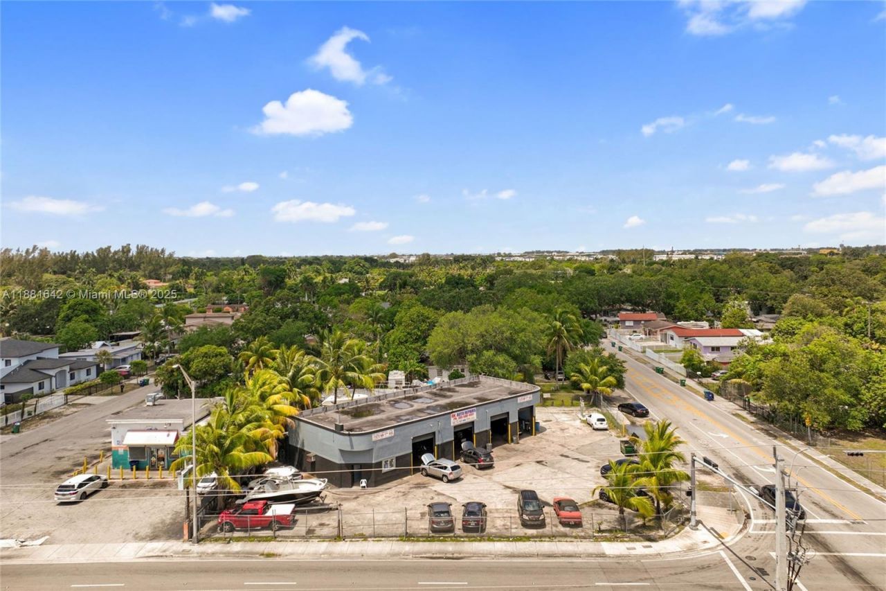 11070 NW 17th Ave, Miami, FL 33167 Photo