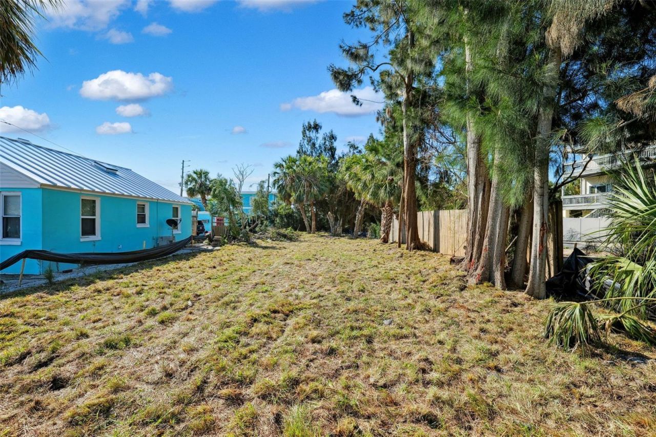 115 125th Avenue, Treasure Island, FL 33706 Main Photo