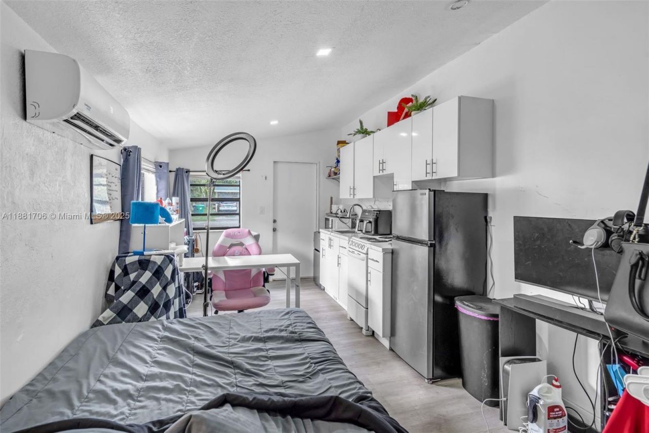 3380 NW 8th Pl, Lauderhill, FL 33311 Photo