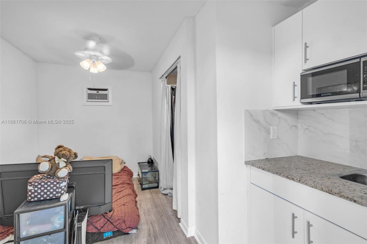 3380 NW 8th Pl, Lauderhill, FL 33311 Photo
