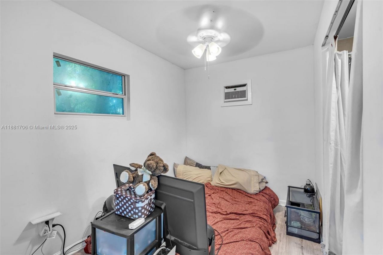 3380 NW 8th Pl, Lauderhill, FL 33311 Photo